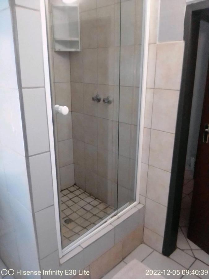 Rustenburg Guesthouse Экстерьер фото