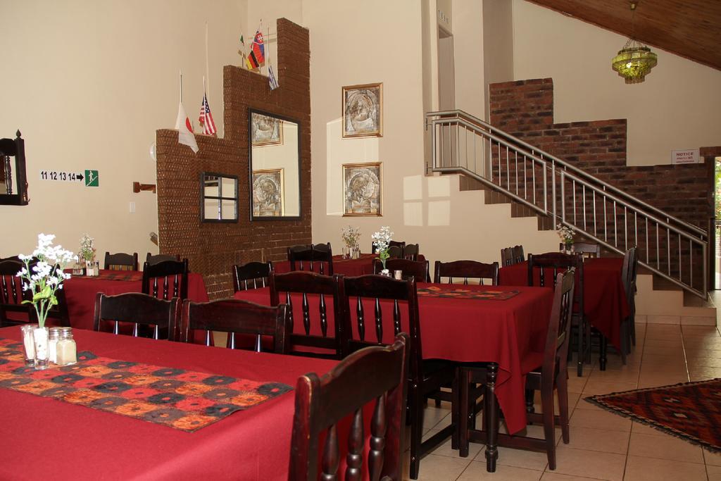 Rustenburg Guesthouse Экстерьер фото